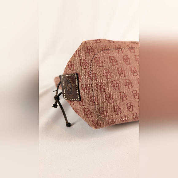 Dooney & Bourke Signature Monogram Tassel Large Tote Burgundy Canvas Leather - Picture 4 of 15